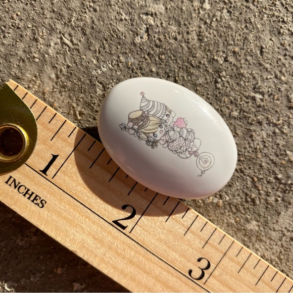 Precious Moments Samuel J Butcher Enesco White Oval Brooch with Cartoon Design - Picture 10 of 10